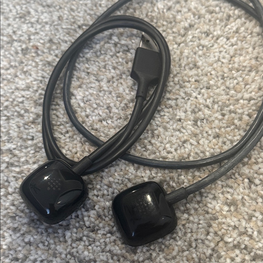 Fitbit Versa Accessory Bundle - Picture 9 of 9